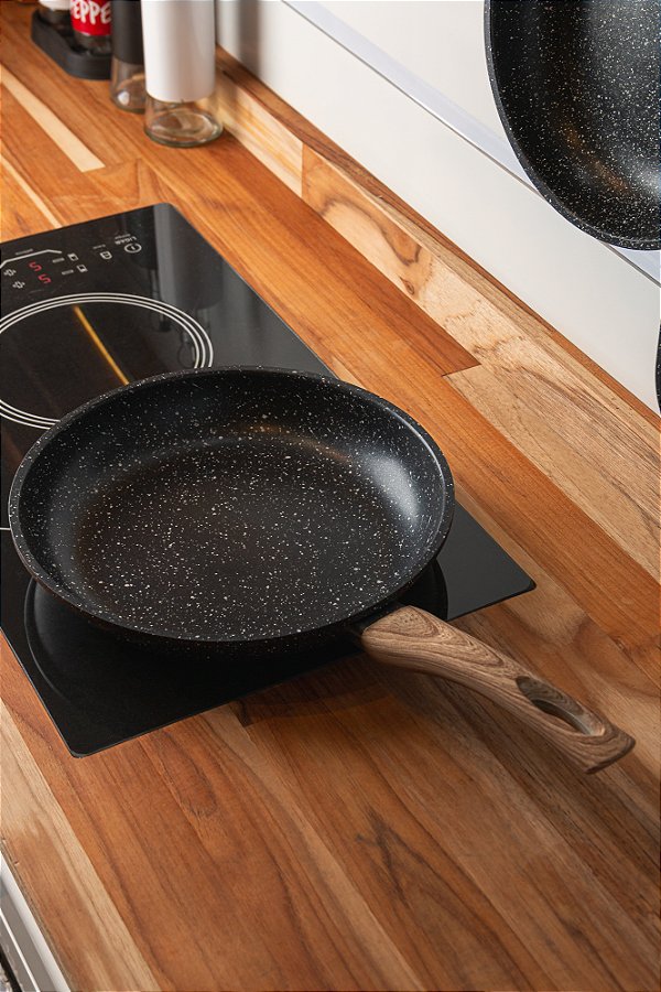 FRIGIDEIRA DE INDUÇÃO EM ALUMÍNIO COM REVESTIMENTO CERÂMICO GRANILITE PRETA 24CM - WOLFF