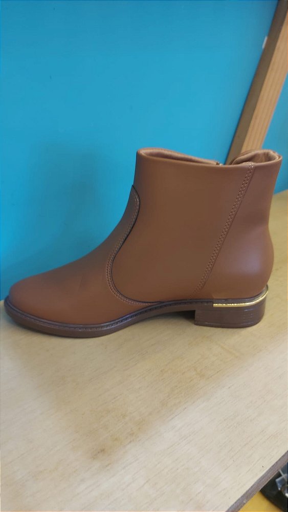 BOTA CARAMELO BERLIM