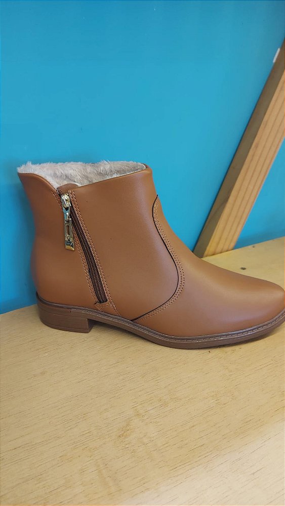 Bota Caramelo/creme Berlim