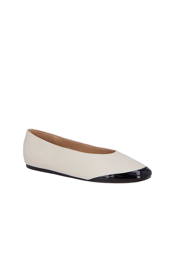 Sapatilha Em Couro Off White Com Verniz Preto Luiza Barcelos