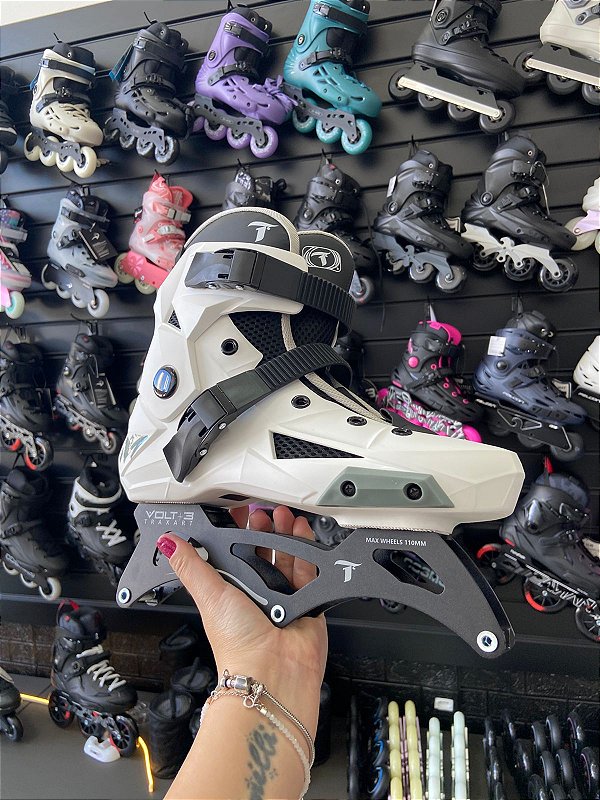 Mostruário: Bota Traxart Revolt Branco com base 3 rodas - 40/41