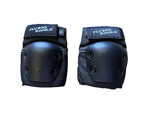 QUEIMA DE ESTOQUE: Cotoveleiras Flying Eagle - preto