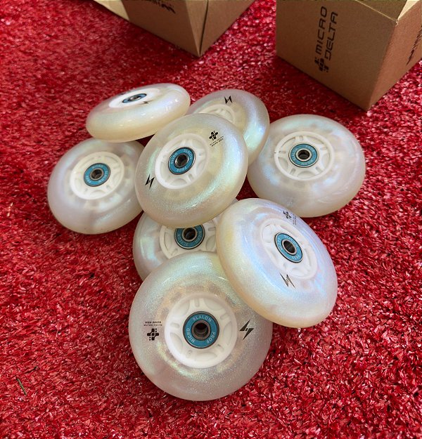 Semi/novo: 8 rodas Led Micro Flash 90mm com rolamentos Micro Pro