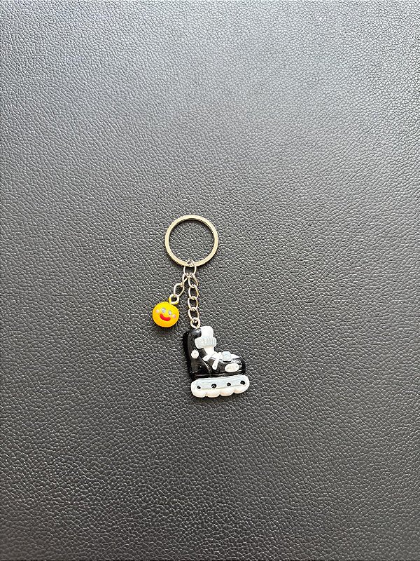 Chaveiro Patins - feito a mão / cód: 04