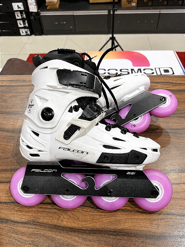 Patins FlyingEagle FALCON Pro (semi-novo) 34 BR - com Led