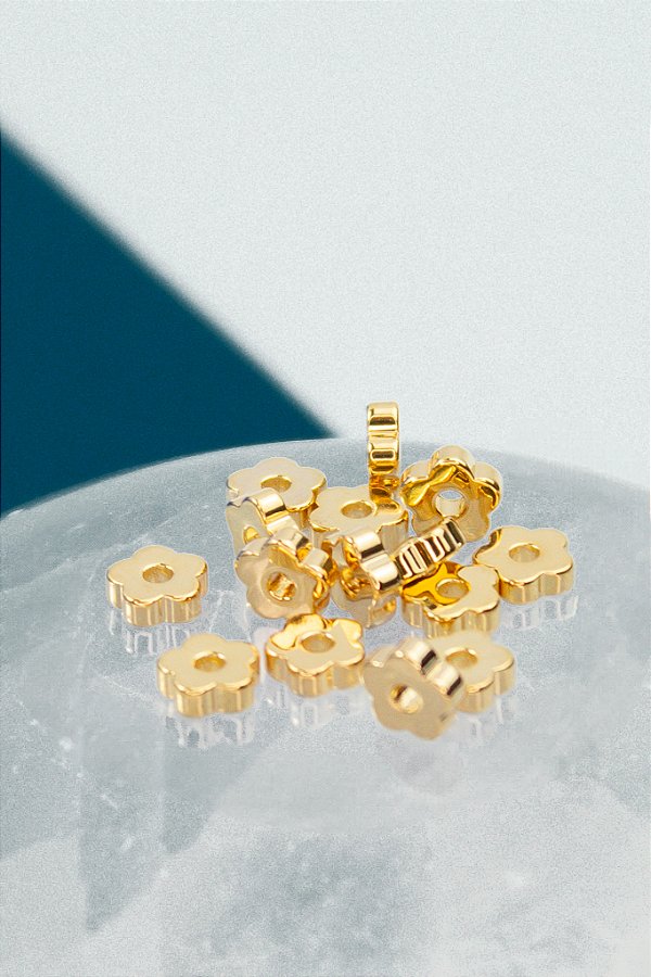 Entremeio Flor 6Mm Ouro - 20Pçs