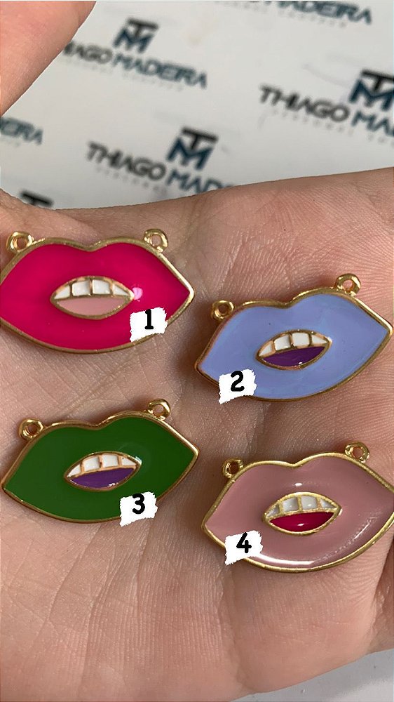 Pingente boca Resinado ouro - 01 Unid