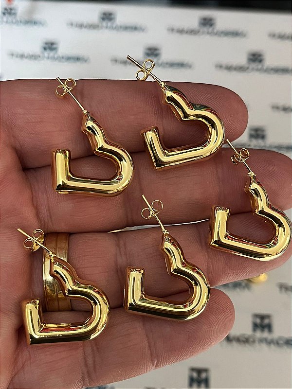 Brinco Coracao - 01 Par - Banho De 02 Milésimos De Ouro 18K