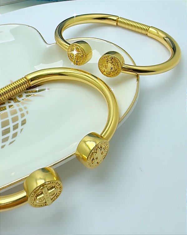 Bracelete De Metal Sao Bento Com Verniz Italiano Qtd - 01 Unid
