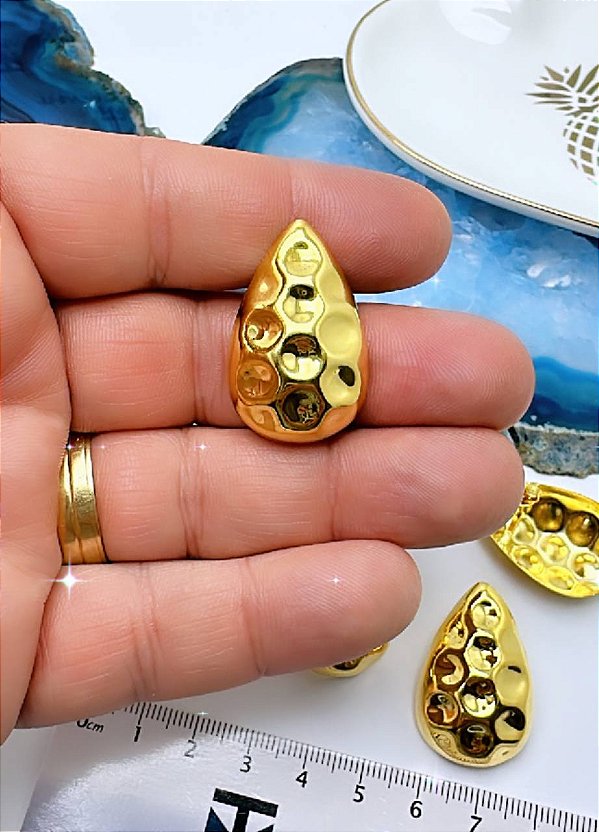 Brinco Gota Martelado - Banho 02 Milésimos De Ouro 18K com verniz protetivo - 1 par