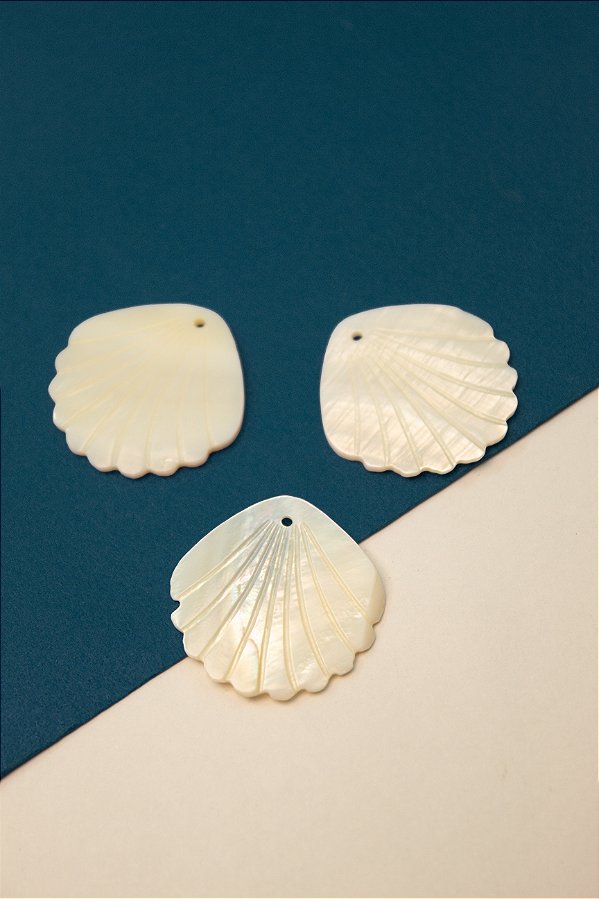 Pingente Concha Madreperola - 01 Unid