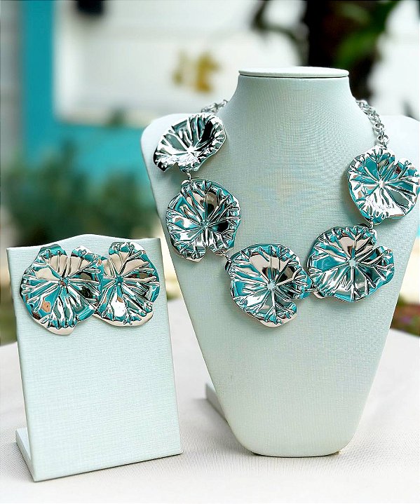 Conjunto Flor Brinco E Colar Detalhe em Azul