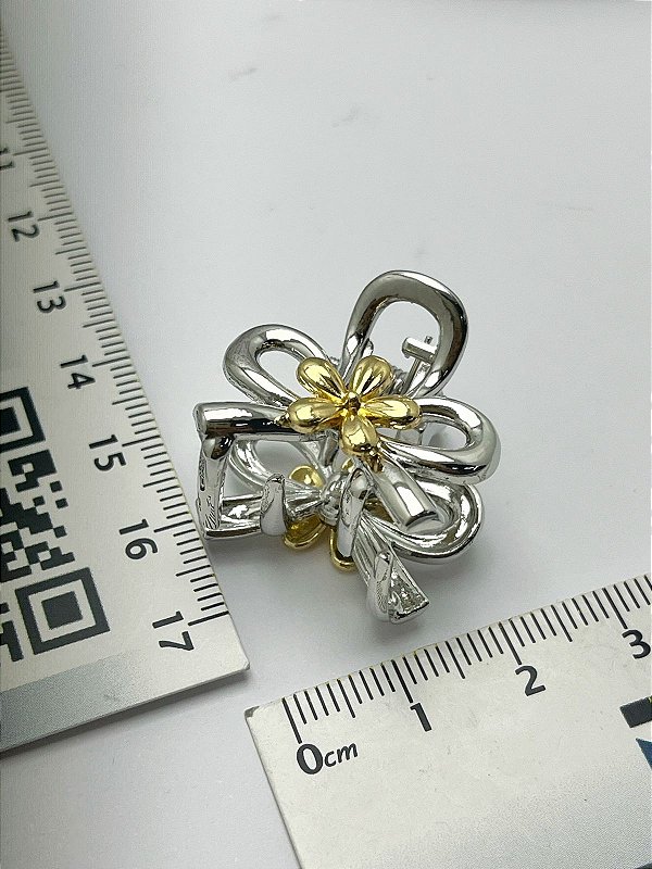 Piranha Flor metal dourado e niquel - 1 unidade