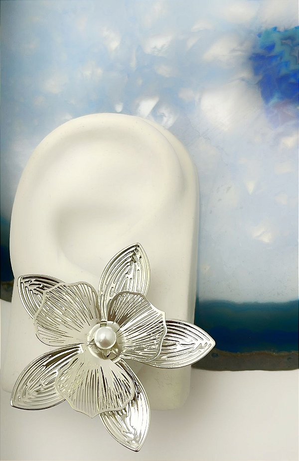 Brinco Flor com perola banho niquel - 1 par com tarraxa