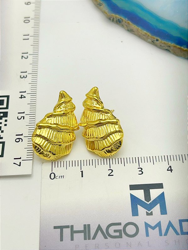 Brinco Concha mar - banho ouro 18k camada 2 milésimos com verniz - 1 par