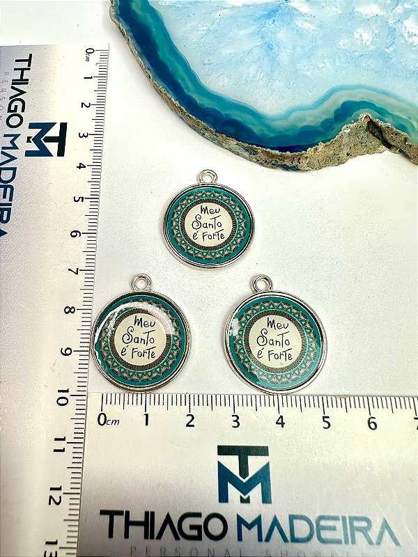 Pingente Resinado Meu Santo É Forte Niquel  - 01 Und