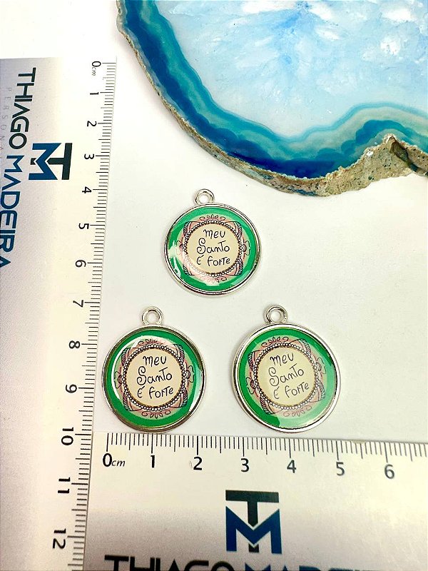 Pingente Resinado Meu Santo É Forte Niquel  - 01 Und