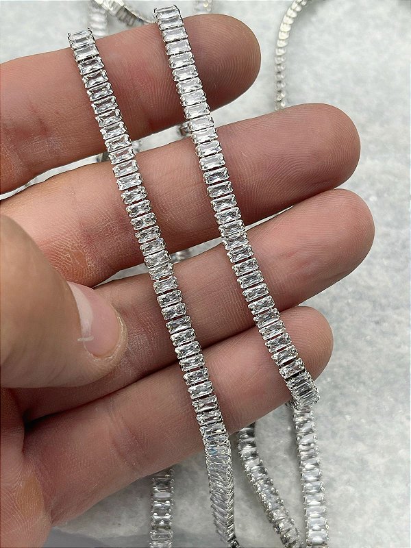 Corrente Riviera Fina espessura 5mm - cor cristal - Banho diamante - 1 Metro **acompanha 4 termianis por metro**
