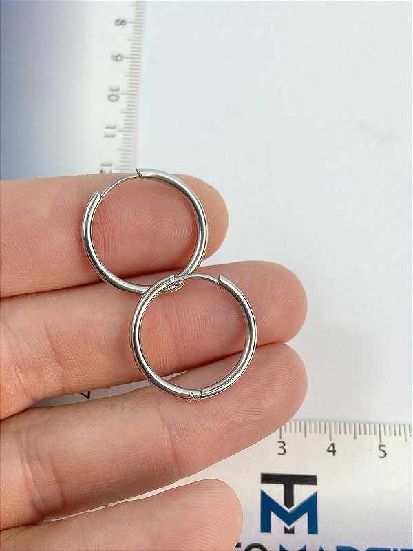 Brinco Argola Aço Inox - 25mm - tipo click - 1 par - ANTIALERGICO - NAO ESCURECE NUNCA