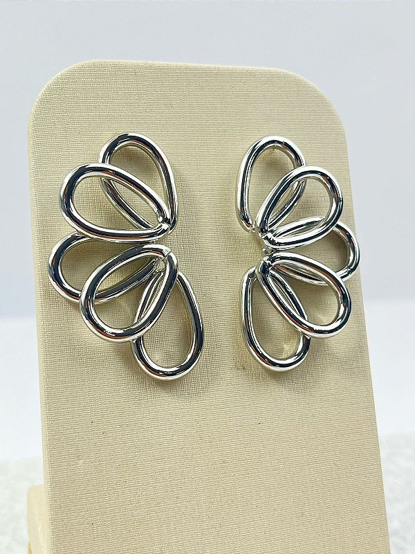 Brinco MEIA FLOR VAZADO orgânico banho niquel diamante - 1 par