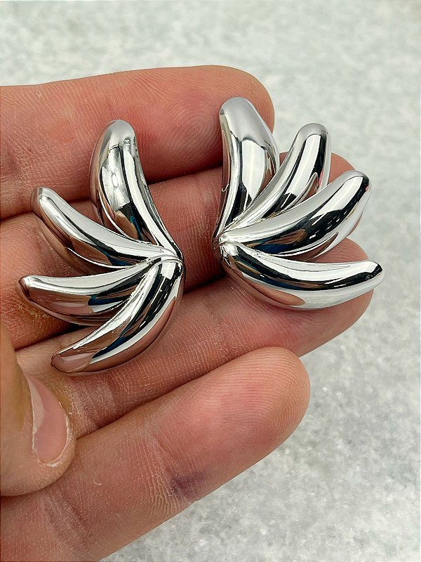 Brinco Asas banho niquel diamante com verniz - 1 unidade