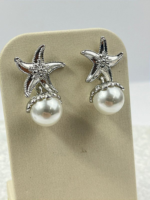 Brinco Estrela do mar com perola - banho niquel diamante com verniz - 1 par