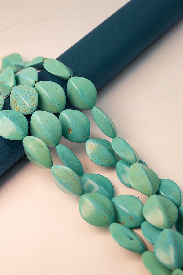 Fio Howlita turquesa losangulo - O Fio