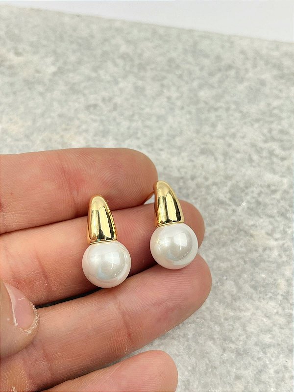 Brinco Gota com Perola - banho ouro 2 milesimos e verniz - 1 par