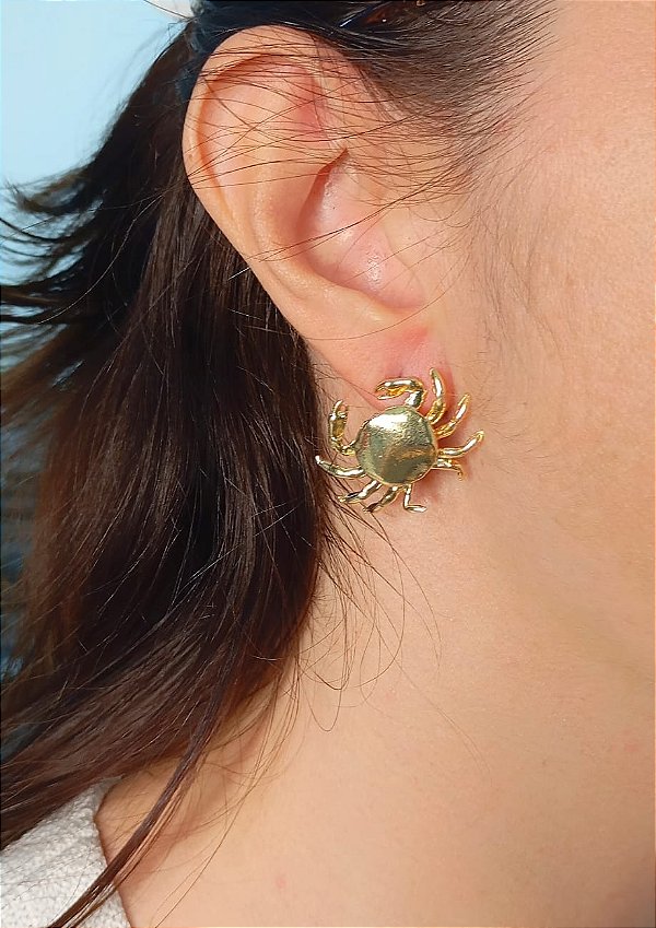 Brinco Caranguejo banho ouro 2 milésimos com verniz protetivo - 1 par