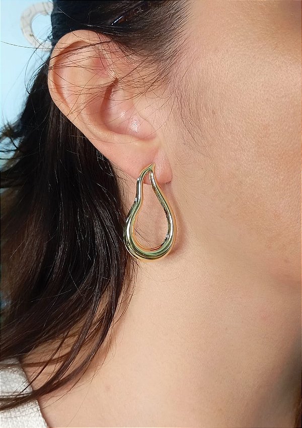 Brinco Gota organica banho ouro 2 milésimos com verniz protetivo - 1 par