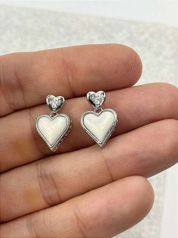 Brinco Coração com madrepérola e Zirconia banho diamante com verniz italiano - 1 par
