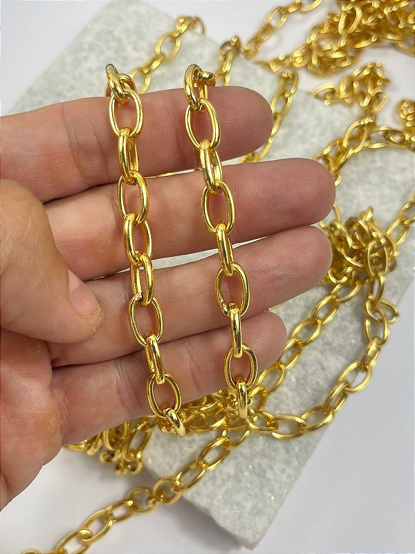 Corrente cadeado elo longo ferro banho ouro 2 milésimos com verniz - 1 metro