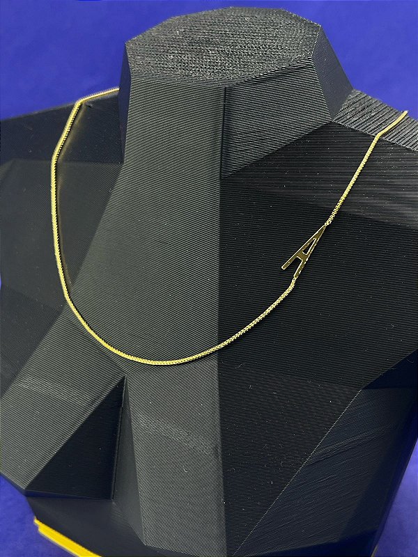 Colar Letra Semijoia Banho Ouro 5 Milésimos com verniz - LETRA A - veneziana com fecho latão - 1 unidade