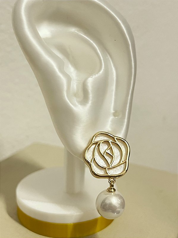 Brinco Flor com Pérola ouro com tarraxa - 1 par