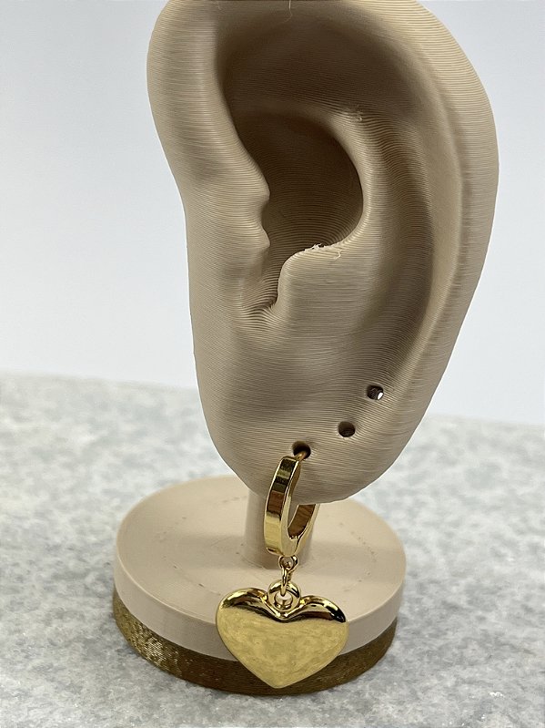 Brinco Tranqueta com coração Aço inox Dourado - 1 par