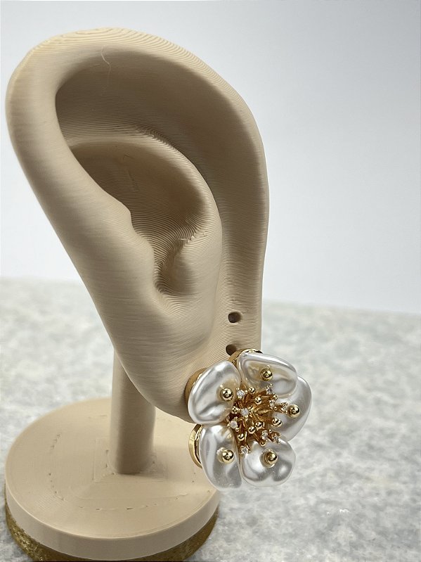 Brinco Flor pérola cravejado Zirconia banho ouro - 1 par