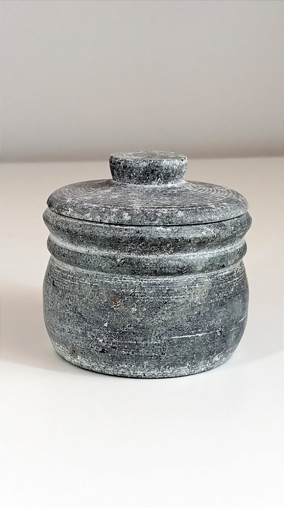 Pote em Pedra Sabão com Tampa