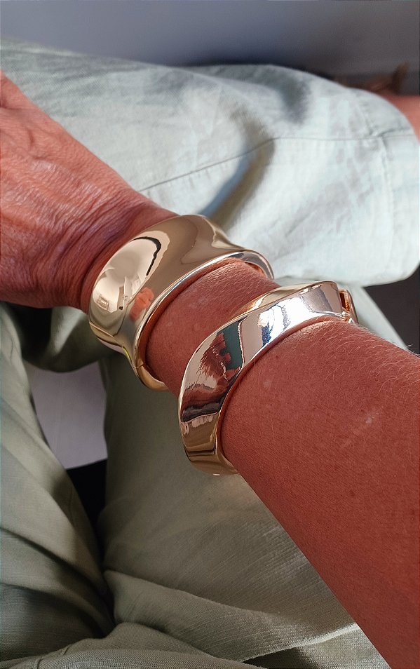 Pulseira  arredondada  dourada