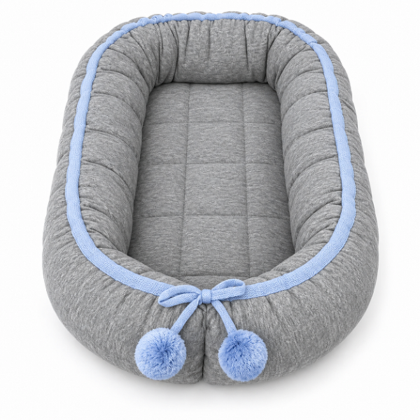 Ninho Básico - Malha Jacquard Cinza / Cordão Tricot Azul Canto Com Pompom
