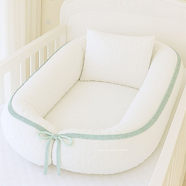 Ninho Redutor Bolha + Travesseiro - Pelúcia Branco / Verde Geleira 014 - Cordão Tricot