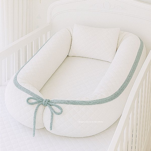 Ninho Plus + Travesseiro - Malha Jaquard Branco / Verde Maré 013 - Cordão Tricot