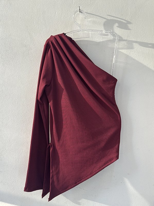 Blusa Ombro Único Vinho - Marrom