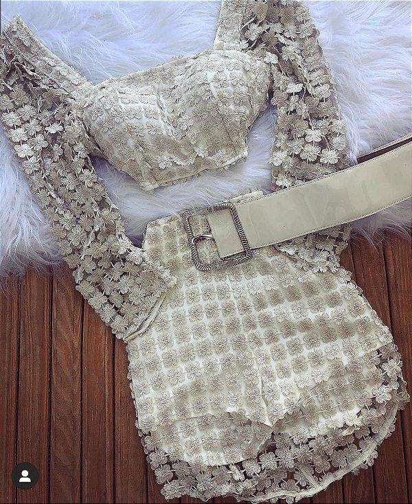 Conjunto Cropped + Saia + Cinto