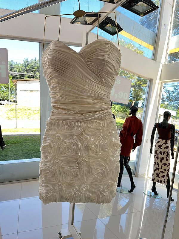 Vestido Tomara que Caia  Com bojo Detalhes Em Flores