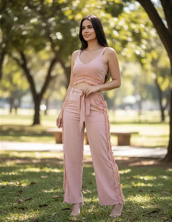Conjunto Cropped E Calça Com Detalhe Na Lateral