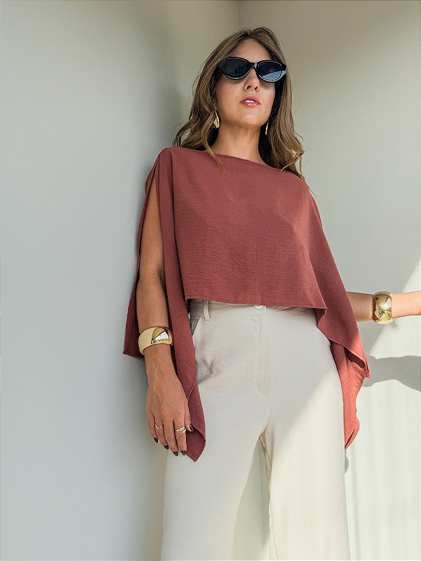 Blusa capa marrom