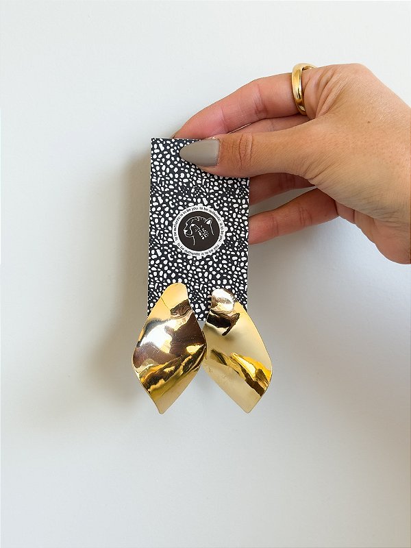 Brinco Folha Dourado
