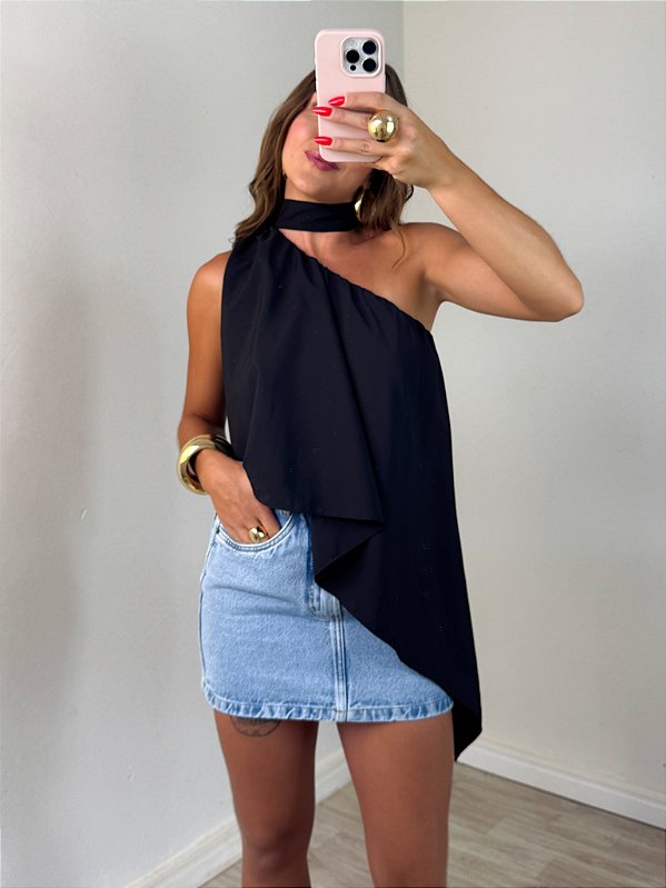 Blusa fluida assimétrica preta