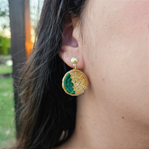 Brinco Capim Dourado Disco 2 cm e Fio Esmeralda BL85 - Hipoalergênico