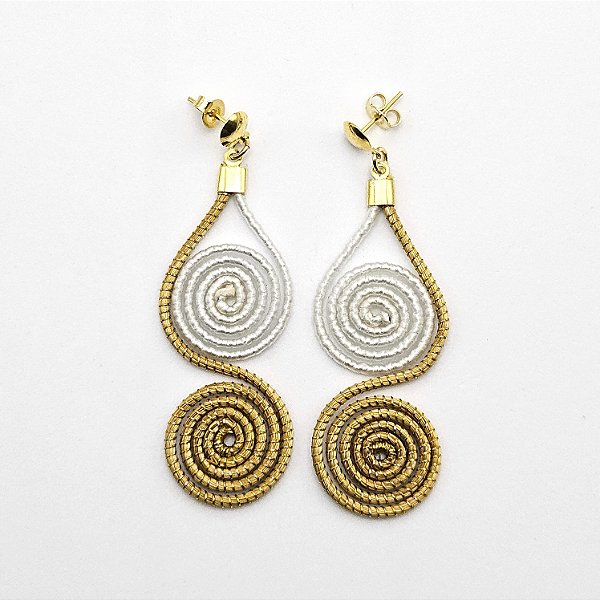 Brinco Capim Dourado Dois Caracóis e Fio Branco BL12